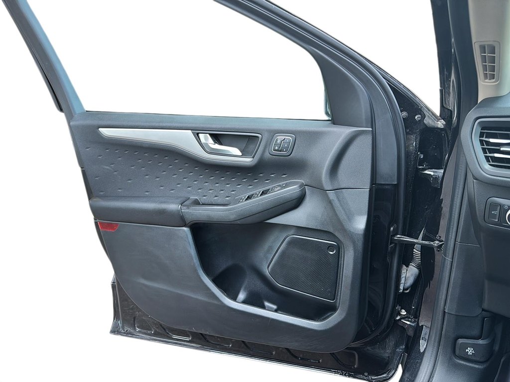 Ford Escape  2020 à Jonquière, Québec - 11 - w1024h768px