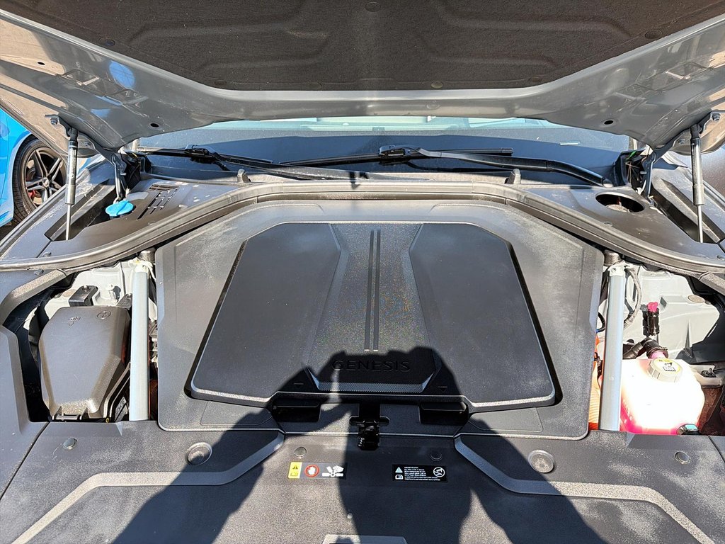 2023 GENESIS Electrified GV70 in Baie-Comeau, Quebec - 8 - w1024h768px