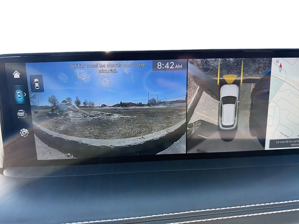 2023 GENESIS Electrified GV70 in Baie-Comeau, Quebec - 18 - w1024h768px