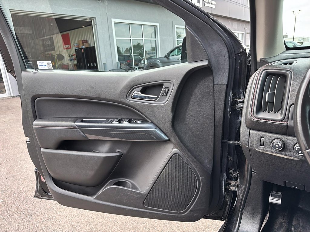 2015 GMC Canyon in Baie-Comeau, Quebec - 11 - w1024h768px