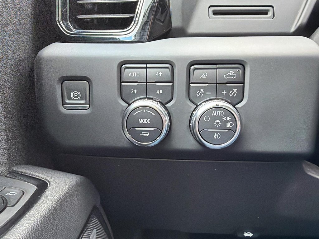 2024 GMC Sierra 1500 AT4 in Jonquière, Quebec - 16 - w1024h768px