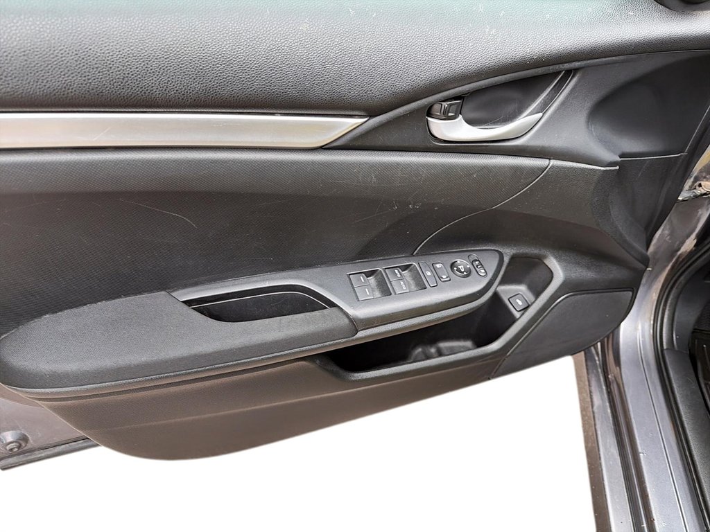 2019 Honda Civic Sedan in Sept-Îles, Quebec - 11 - w1024h768px