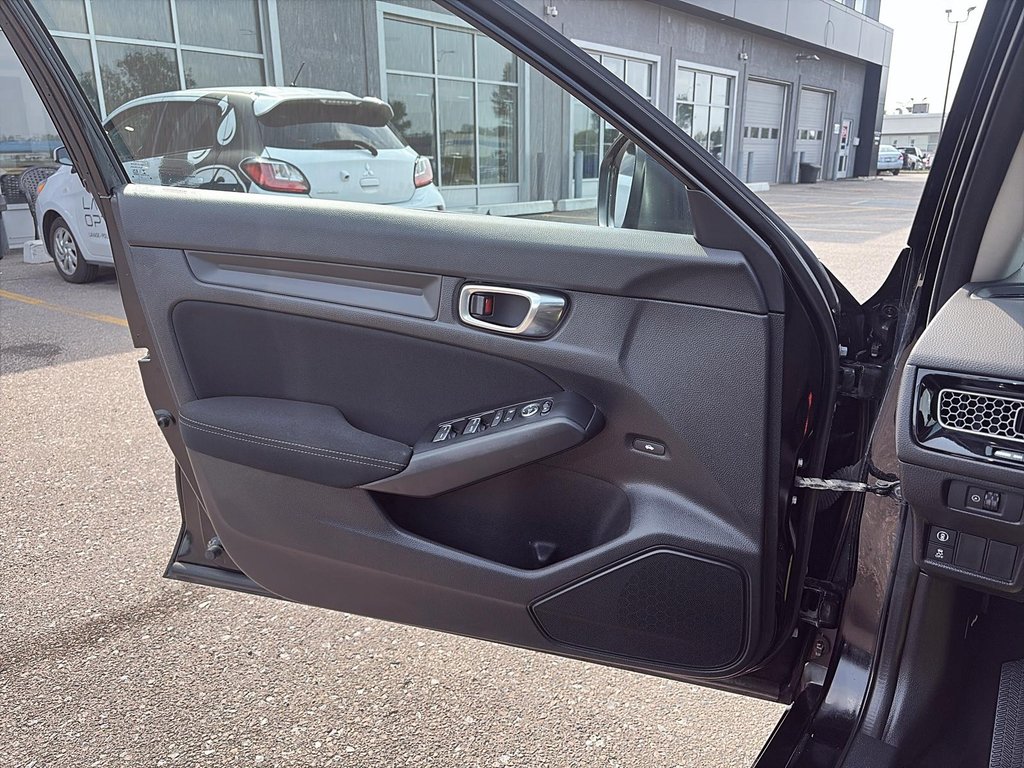 2022 Honda Civic Sedan LX in Chicoutimi, Quebec - 11 - w1024h768px