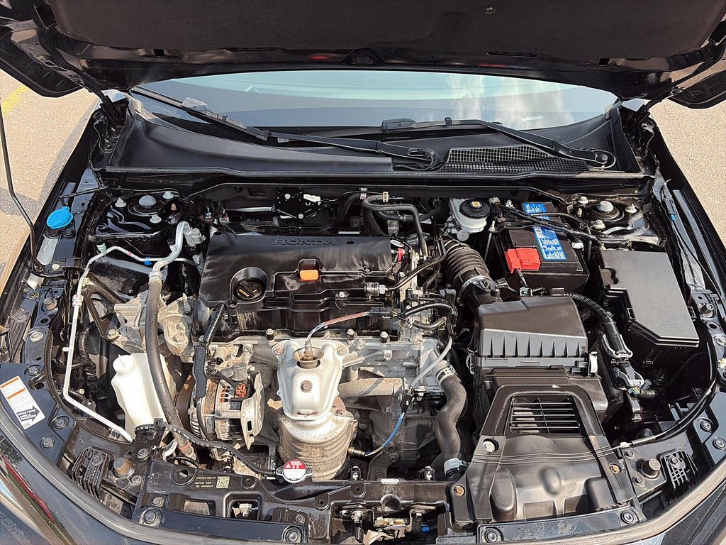 2022 Honda Civic Sedan LX in Chicoutimi, Quebec - 8 - w1024h768px