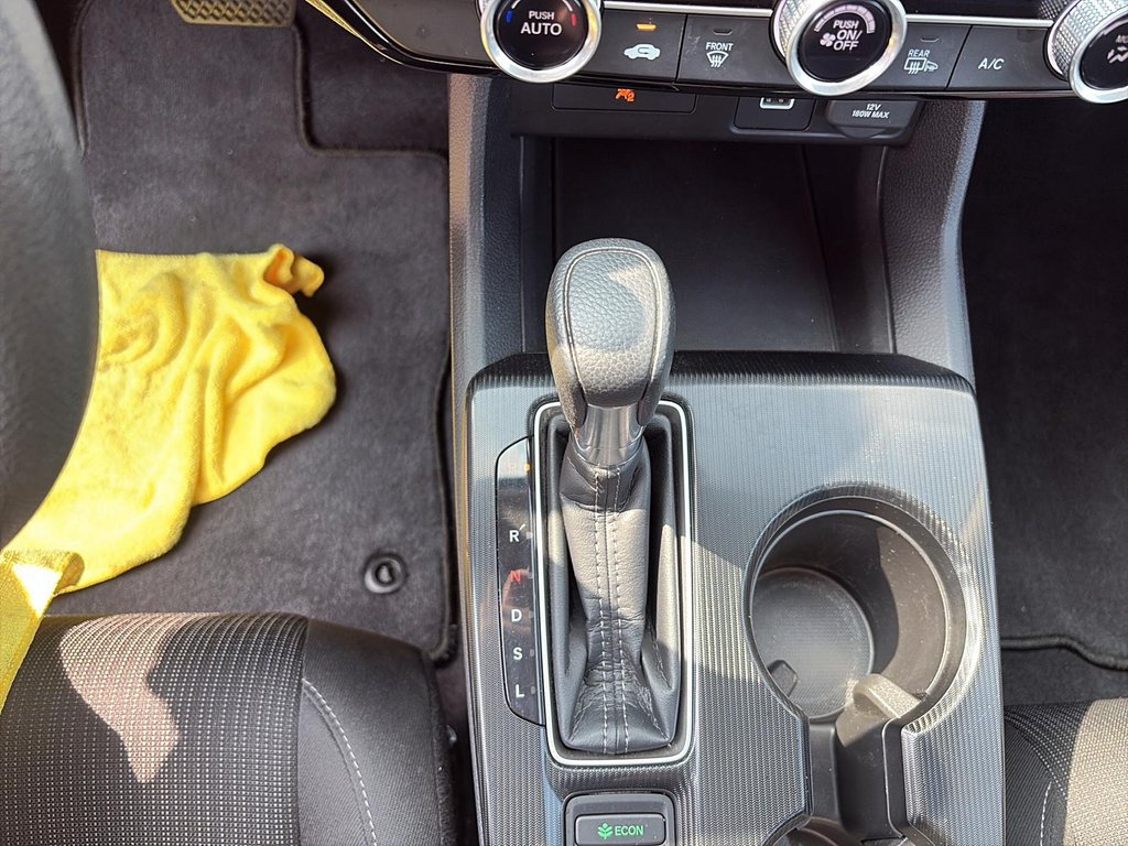 2022 Honda Civic Sedan LX in Chicoutimi, Quebec - 15 - w1024h768px