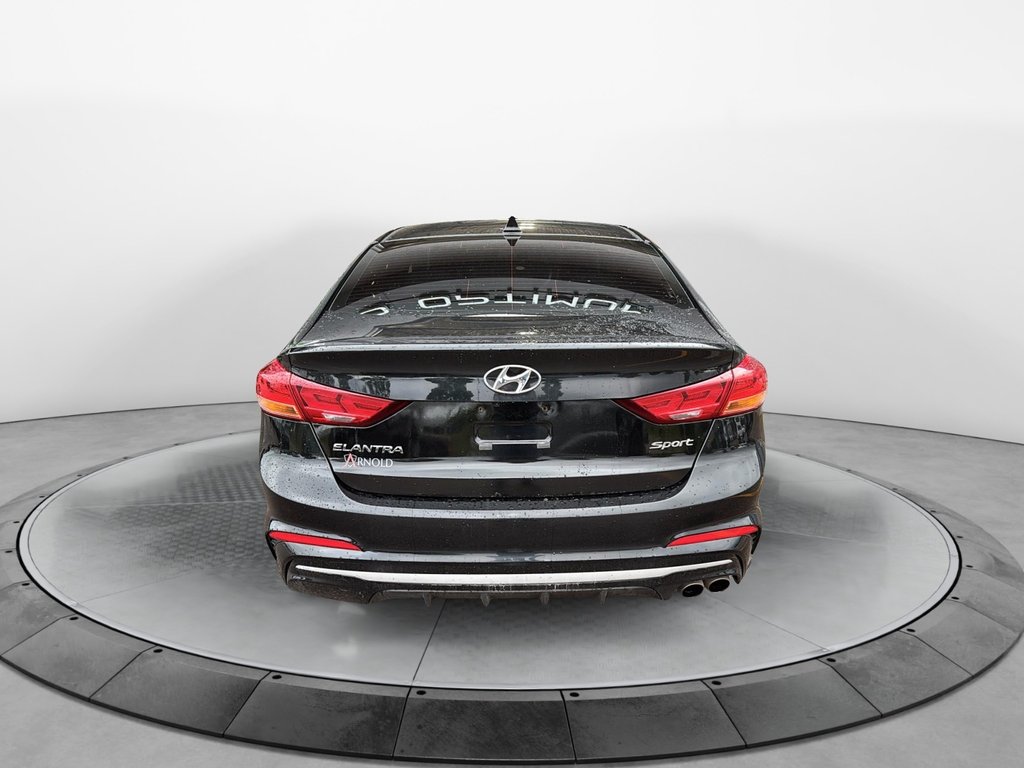 Hyundai Elantra  2018 à Baie-Comeau, Québec - 3 - w1024h768px