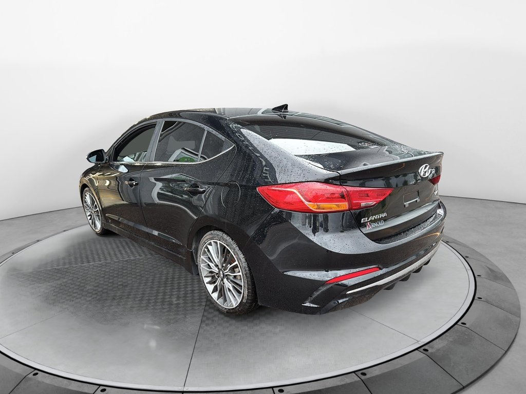 Hyundai Elantra  2018 à Baie-Comeau, Québec - 4 - w1024h768px