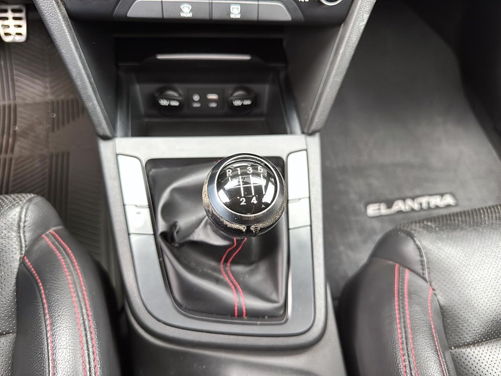 Hyundai Elantra  2018 à Baie-Comeau, Québec - 15 - w1024h768px