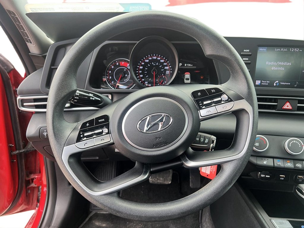 2022 Hyundai Elantra in Jonquière, Quebec - 12 - w1024h768px