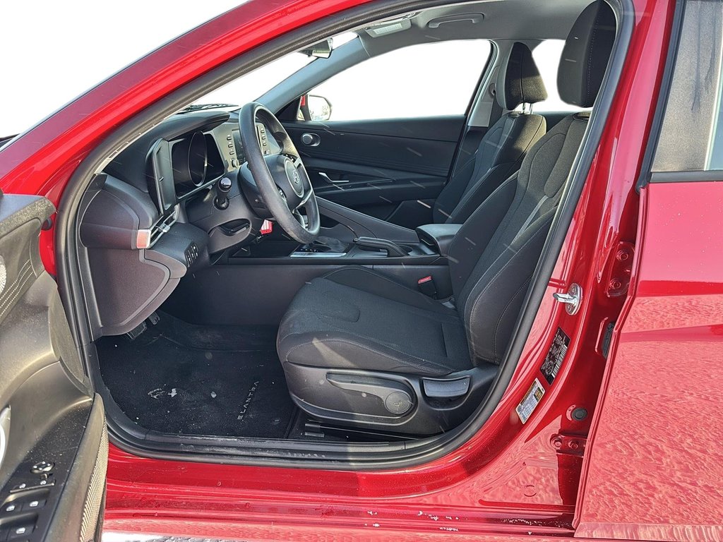 Hyundai Elantra  2022 à Jonquière, Québec - 9 - w1024h768px