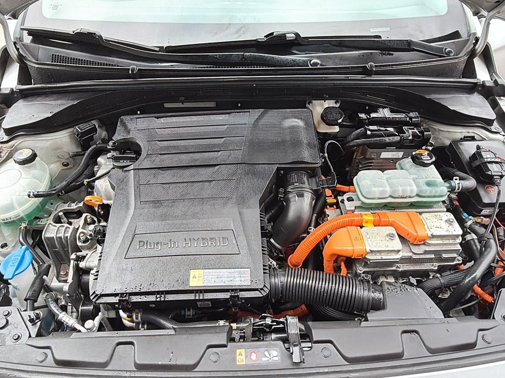 2020 Hyundai Ioniq Plug-In Hybrid in Baie-Comeau, Quebec - 8 - w1024h768px