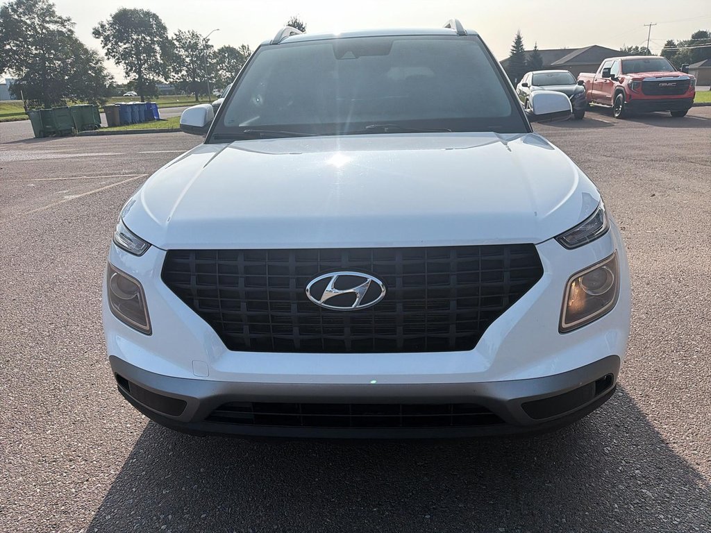 2022 Hyundai Venue Preferred in Chicoutimi, Quebec - 2 - w1024h768px