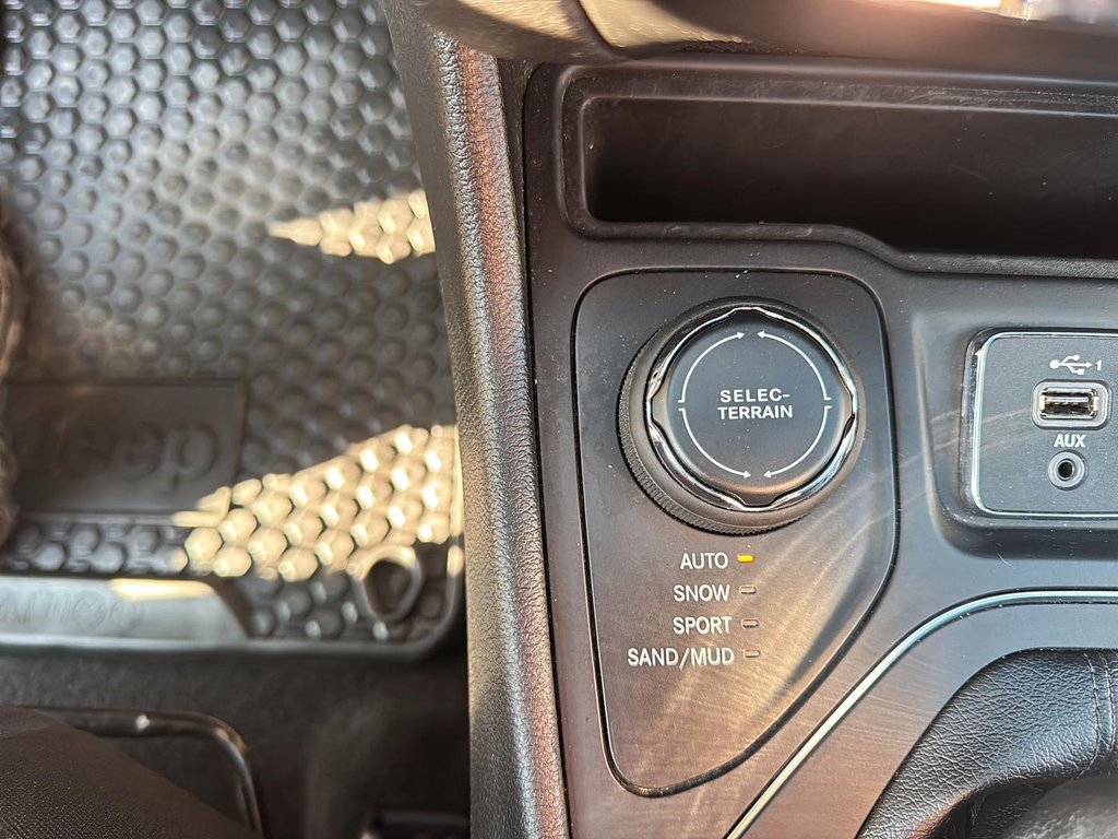 Jeep Cherokee  2020 à Sept-Îles, Québec - 15 - w1024h768px