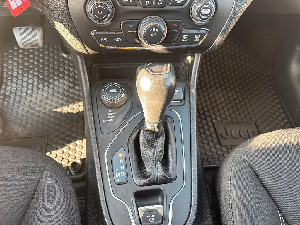 Jeep Cherokee  2020 à Sept-Îles, Québec - 14 - w1024h768px