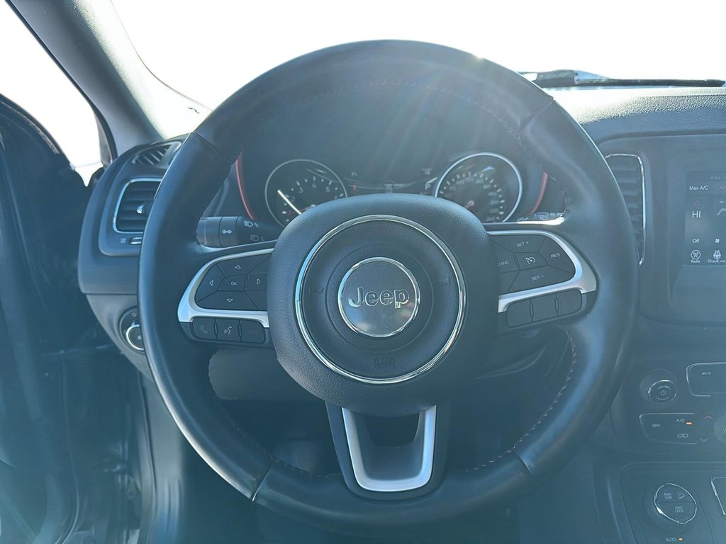 2018 Jeep Compass in Sept-Îles, Quebec - 12 - w1024h768px