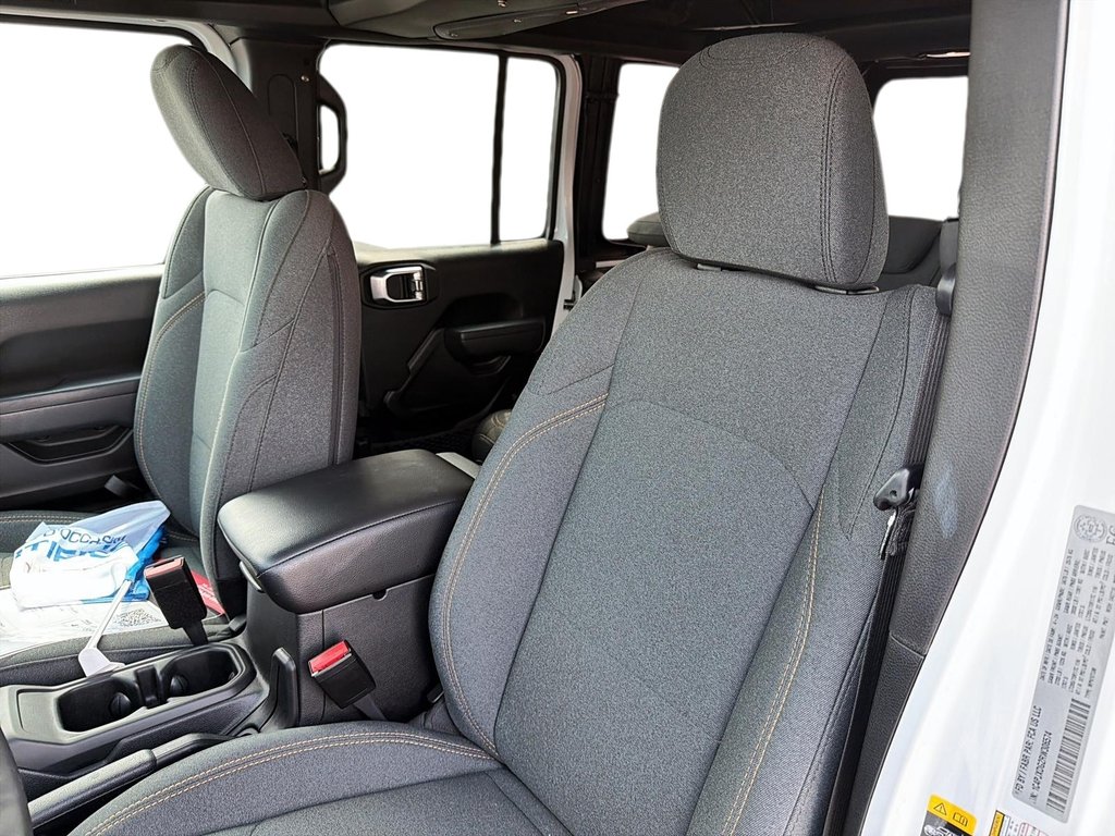 Jeep Wrangler  2024 à Sept-Îles, Québec - 9 - w1024h768px