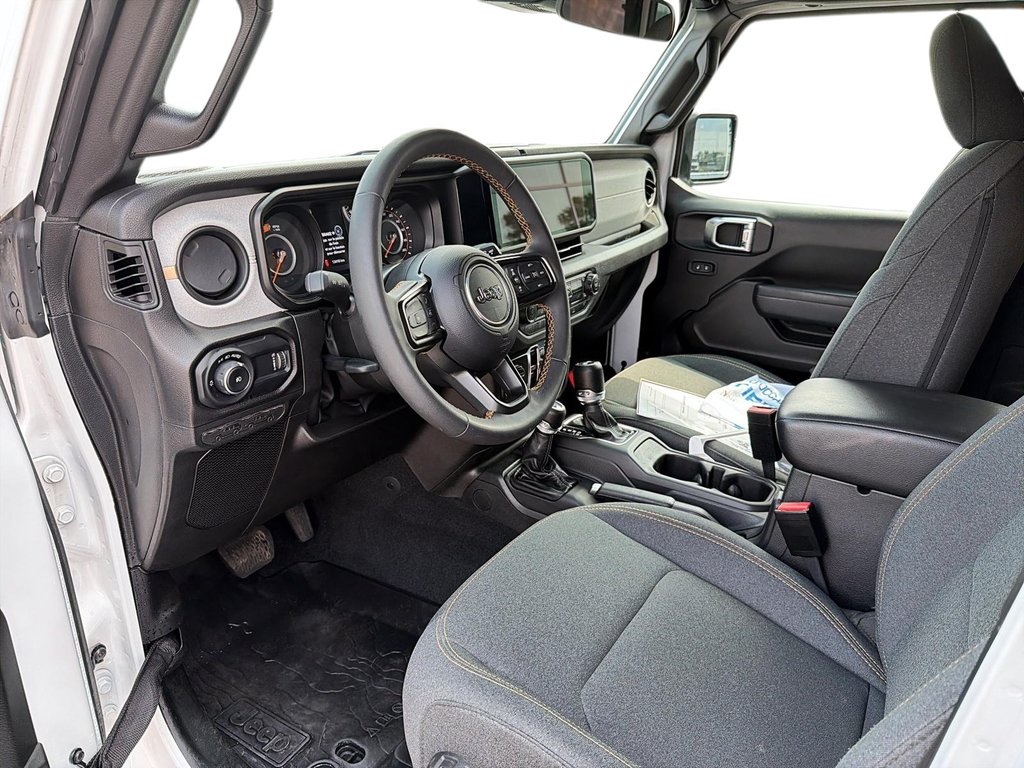 Jeep Wrangler  2024 à Sept-Îles, Québec - 10 - w1024h768px