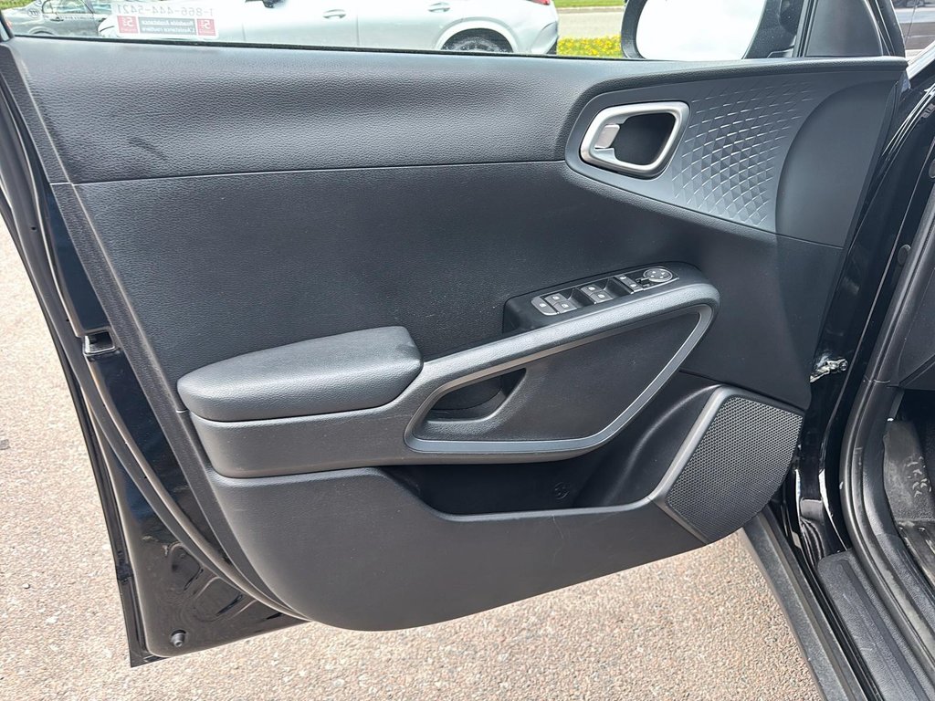 2020 Kia Soul in Baie-Comeau, Quebec - 11 - w1024h768px