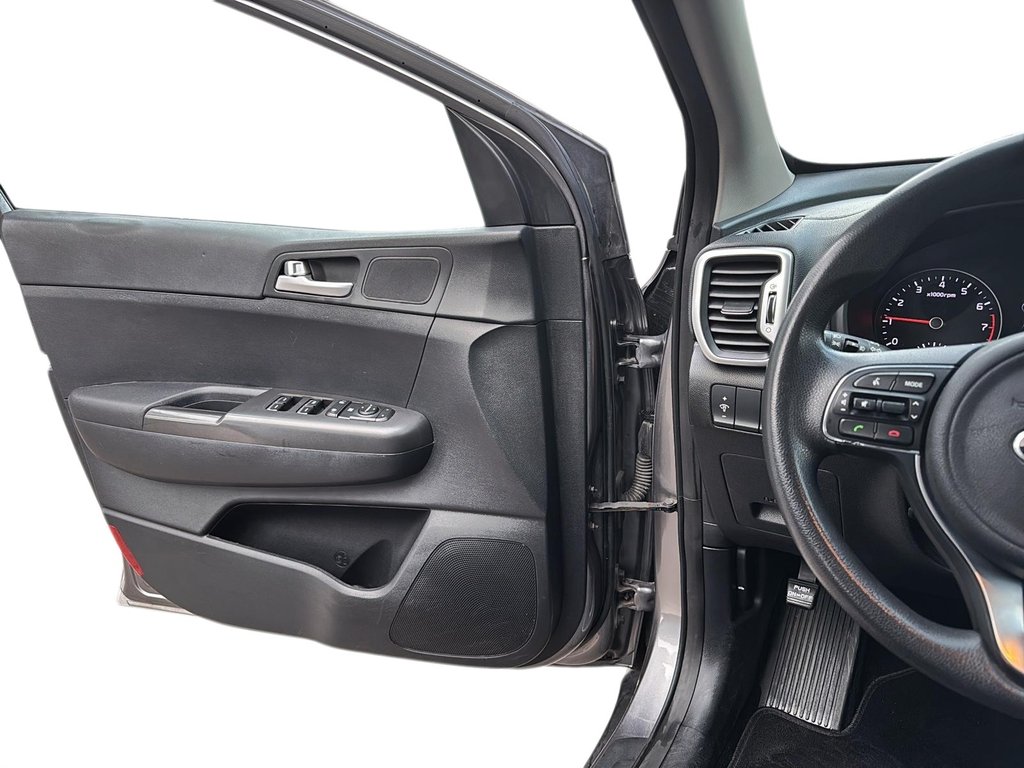 2017 Kia Sportage LX in Chicoutimi, Quebec - 11 - w1024h768px