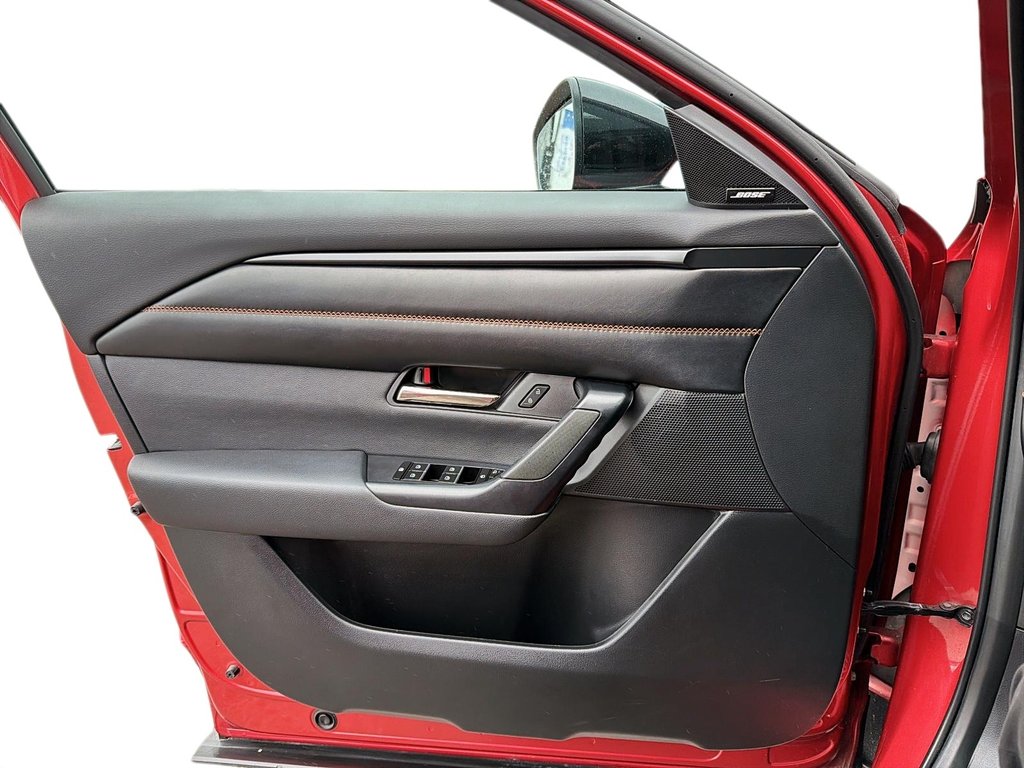 2023 Mazda CX-50 in Baie-Comeau, Quebec - 11 - w1024h768px