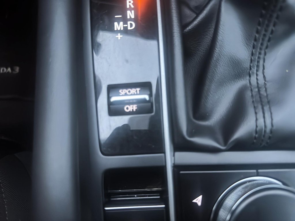 Mazda 3  2021 à Jonquière, Québec - 16 - w1024h768px