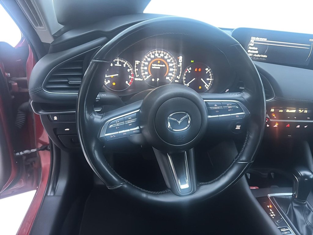Mazda 3  2021 à Jonquière, Québec - 12 - w1024h768px