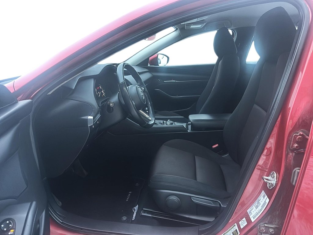 Mazda 3  2021 à Jonquière, Québec - 9 - w1024h768px
