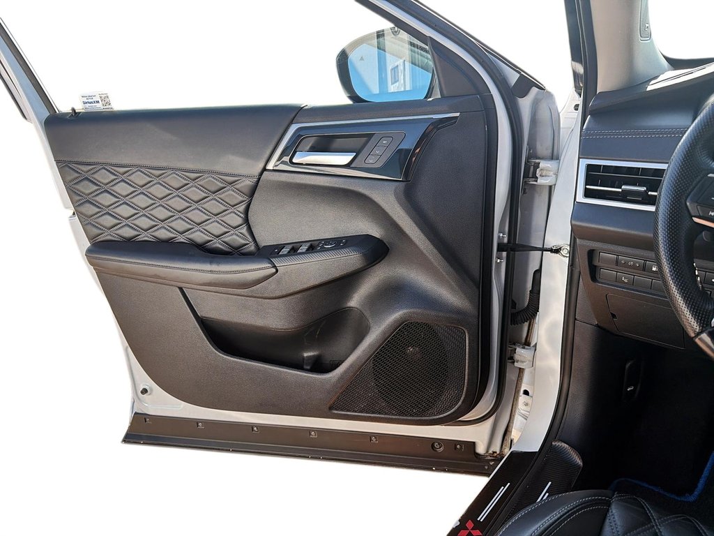 2024 Mitsubishi Outlander in Baie-Comeau, Quebec - 11 - w1024h768px