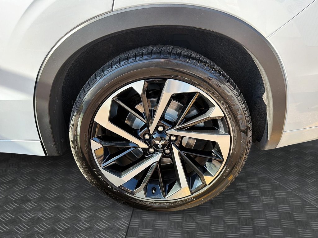 2024 Mitsubishi Outlander in Baie-Comeau, Quebec - 7 - w1024h768px