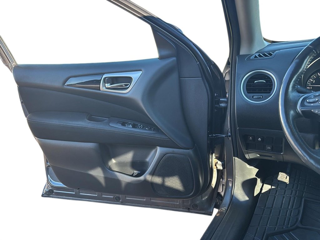 Nissan Pathfinder  2017 à Baie-Comeau, Québec - 10 - w1024h768px