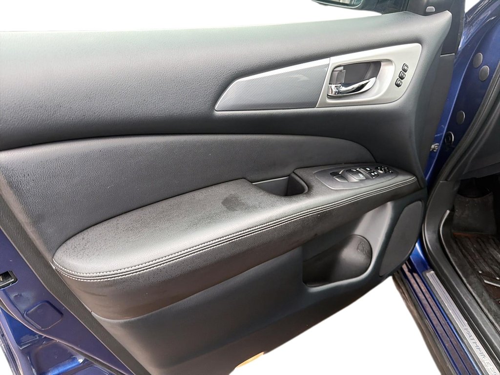 2020 Nissan Pathfinder in Baie-Comeau, Quebec - 11 - w1024h768px