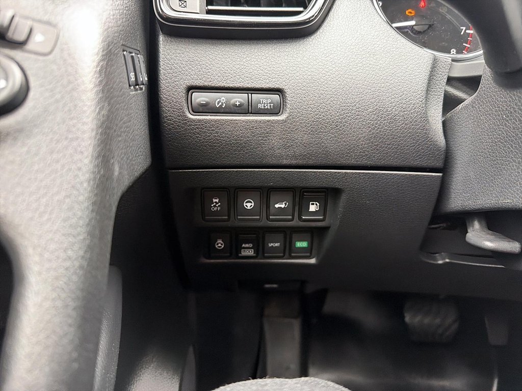 Nissan Rogue  2019 à Jonquière, Québec - 19 - w1024h768px