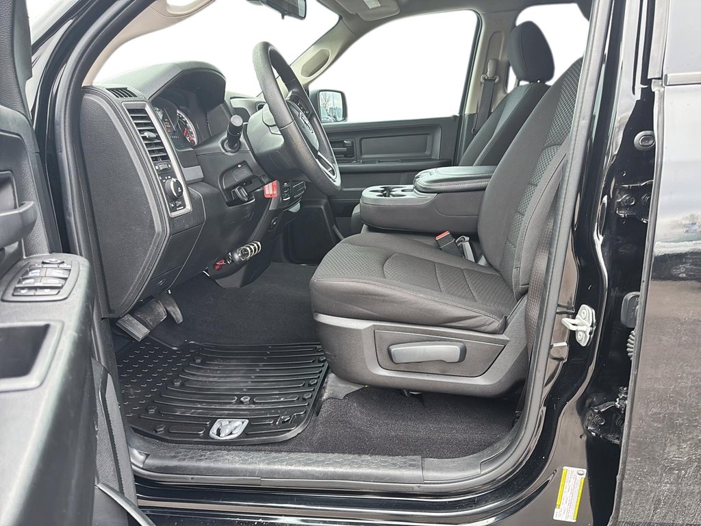 2019 Ram 1500 Classic Express in Chicoutimi, Quebec - 9 - w1024h768px