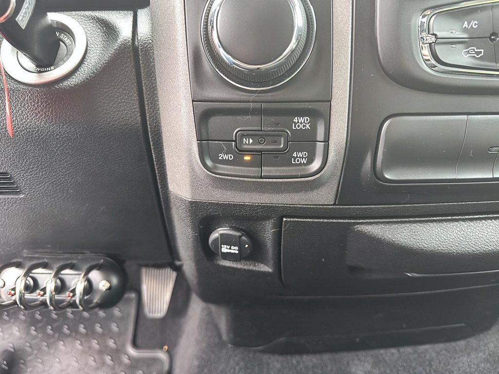 2019 Ram 1500 Classic Express in Chicoutimi, Quebec - 16 - w1024h768px
