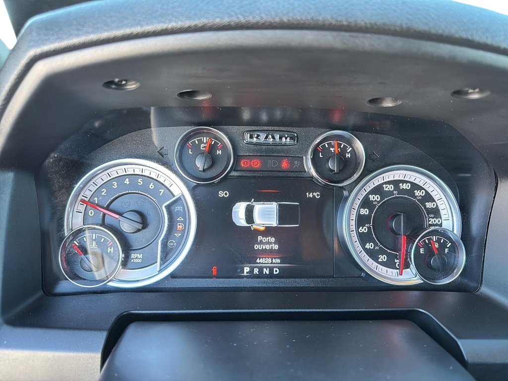 2023 Ram 1500 Classic Tradesman in Chicoutimi, Quebec - 12 - w1024h768px