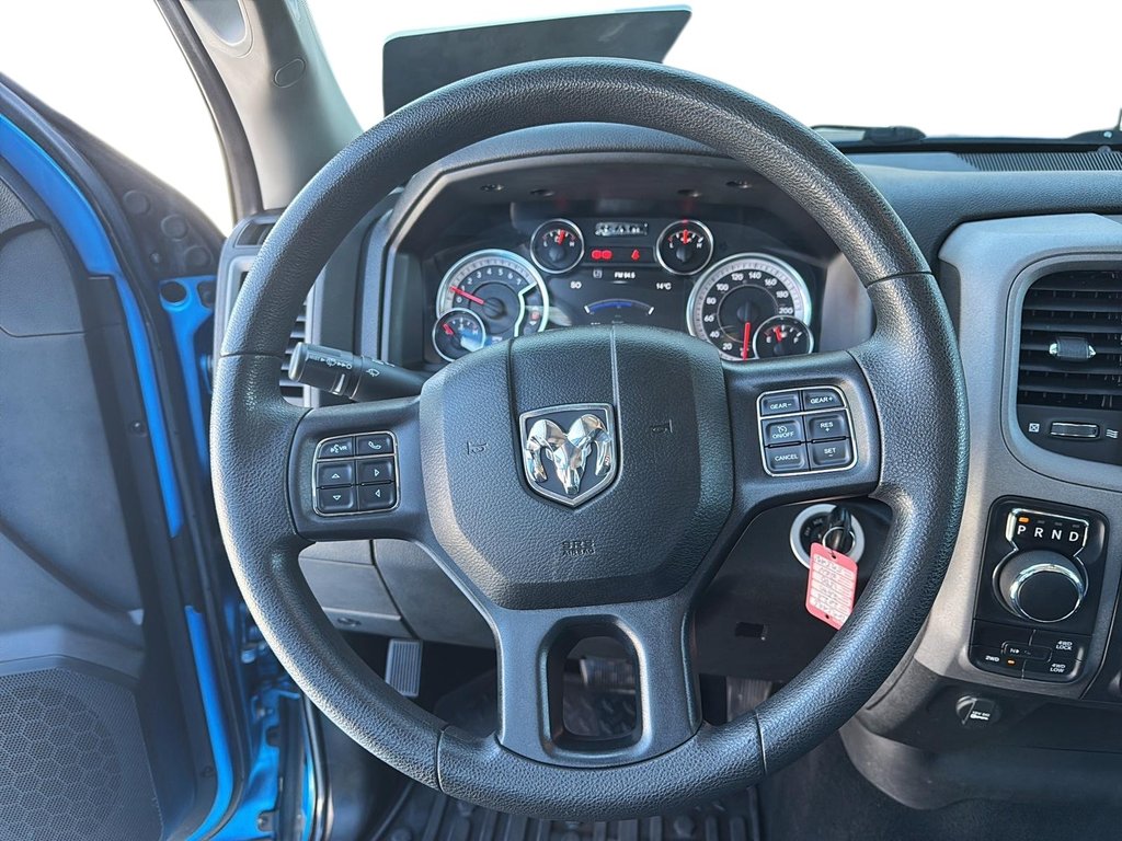 2023 Ram 1500 Classic Tradesman in Chicoutimi, Quebec - 11 - w1024h768px