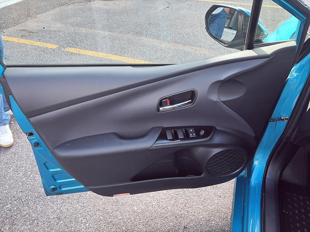 Toyota PRIUS PRIME  2021 à Jonquière, Québec - 11 - w1024h768px