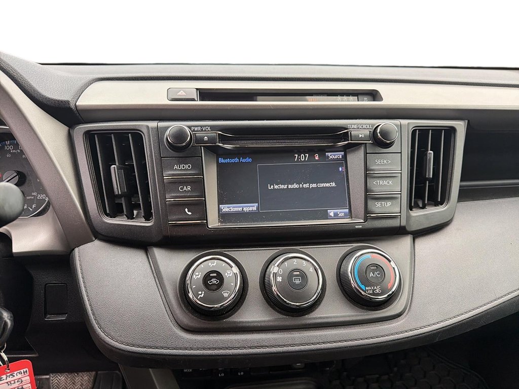 2017 Toyota RAV4 in Sept-Îles, Quebec - 13 - w1024h768px
