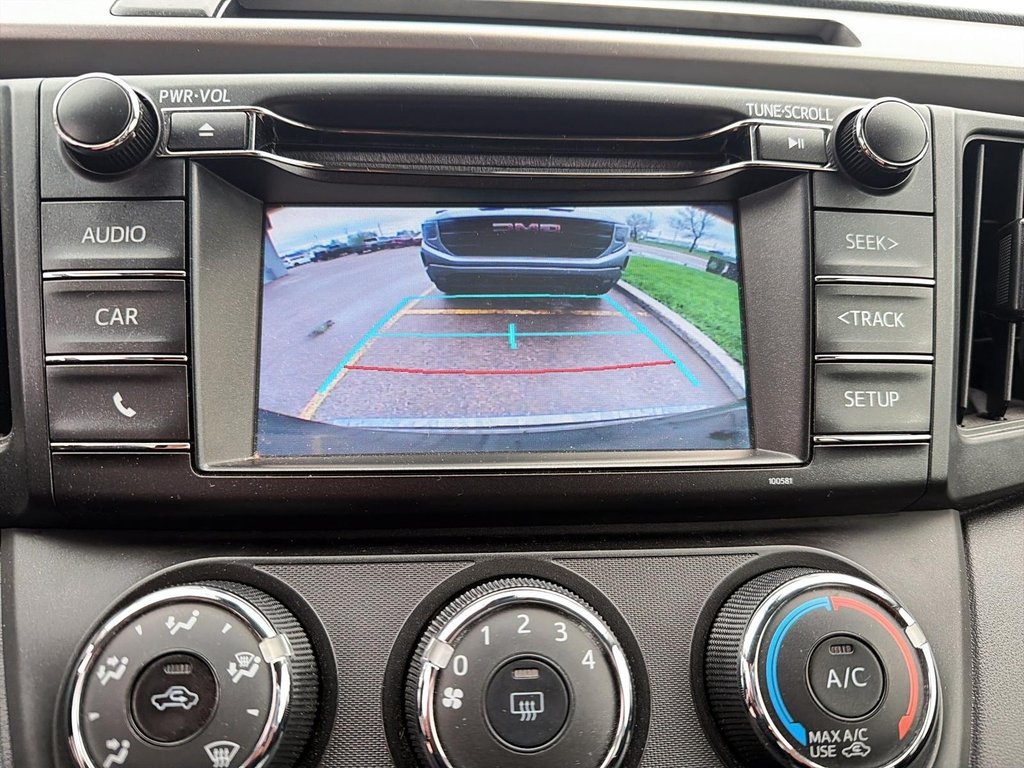 2017 Toyota RAV4 in Sept-Îles, Quebec - 15 - w1024h768px