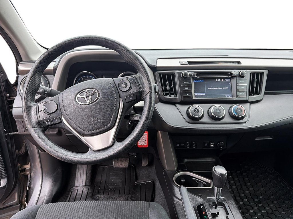 2017 Toyota RAV4 in Sept-Îles, Quebec - 9 - w1024h768px