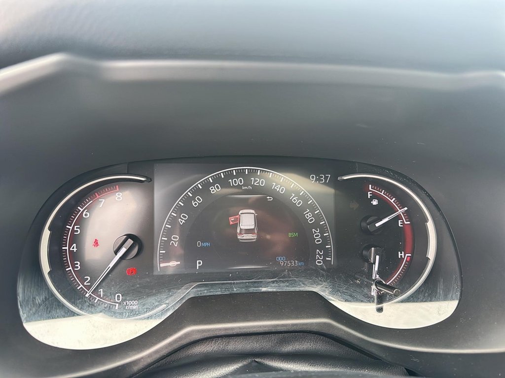 2021 Toyota RAV4 in Baie-Comeau, Quebec - 13 - w1024h768px