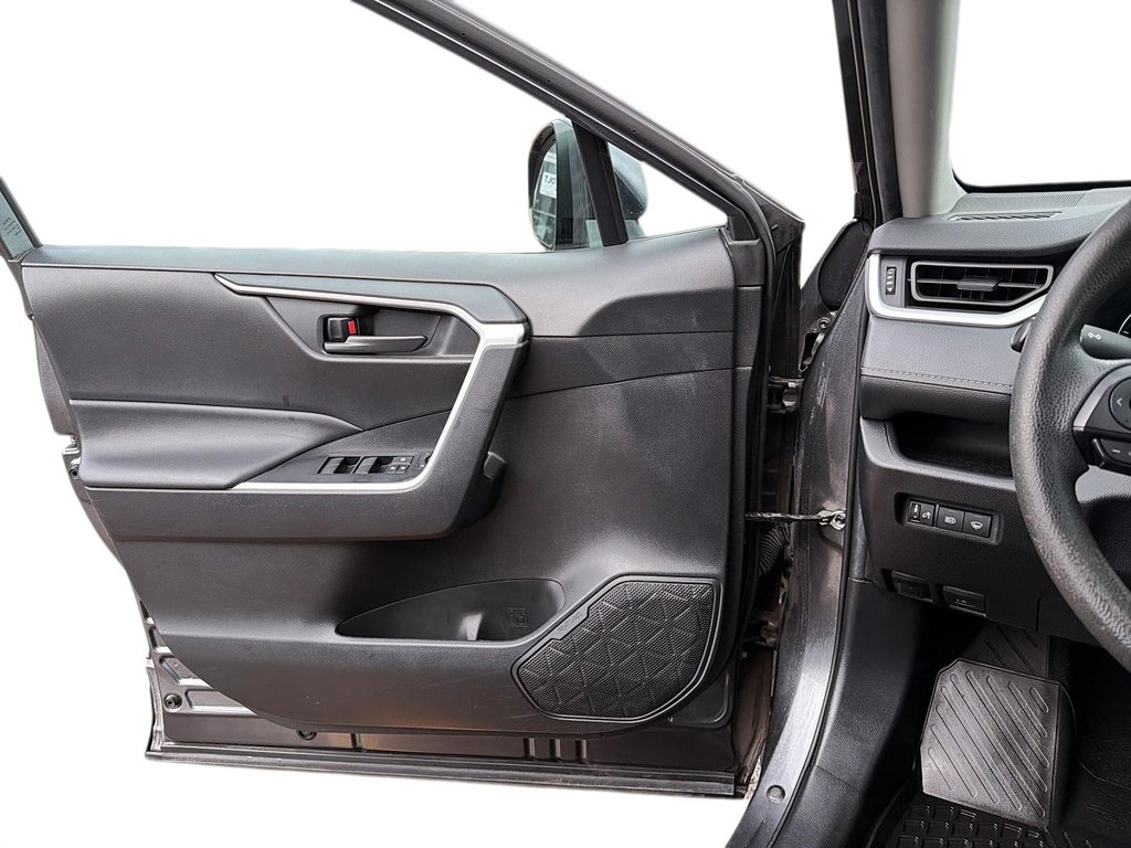 2021 Toyota RAV4 in Sept-Îles, Quebec - 11 - w1024h768px