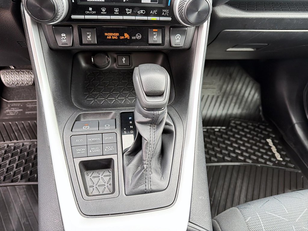 2021 Toyota RAV4 in Sept-Îles, Quebec - 15 - w1024h768px