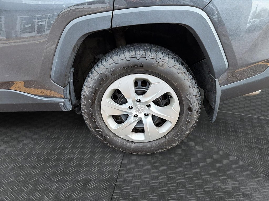 2021 Toyota RAV4 in Sept-Îles, Quebec - 7 - w1024h768px