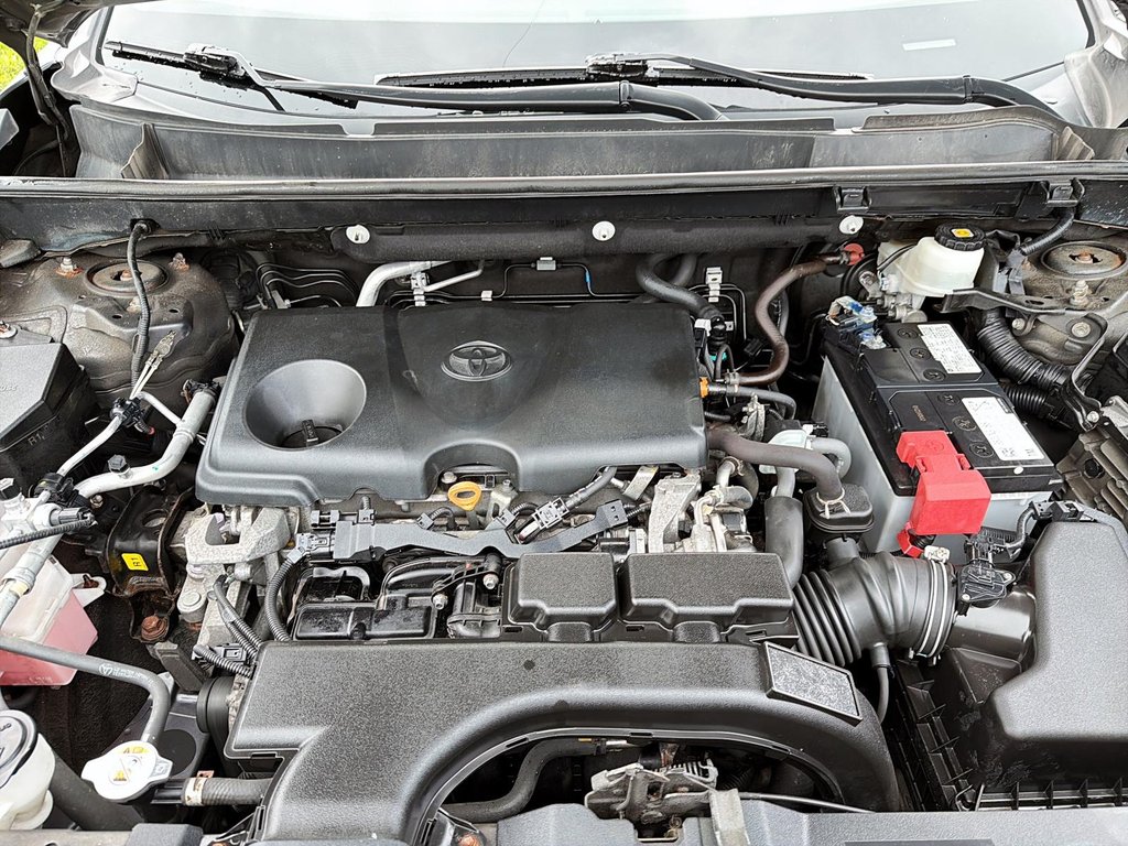 2021 Toyota RAV4 in Sept-Îles, Quebec - 8 - w1024h768px
