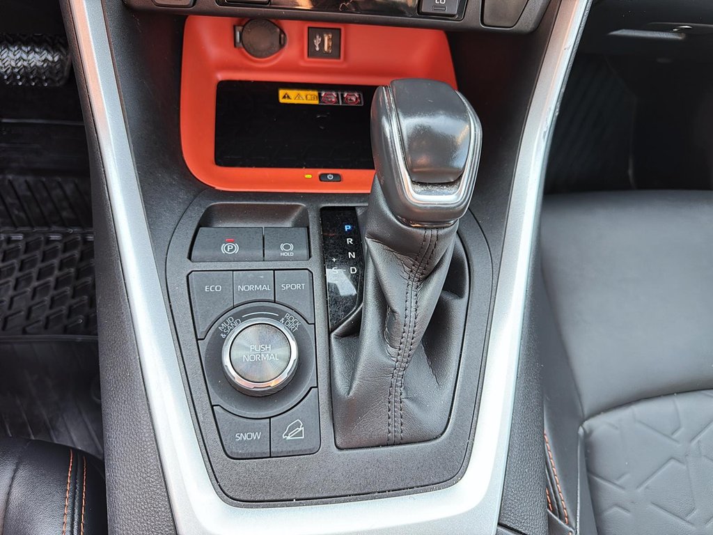 Toyota RAV4  2023 à Jonquière, Québec - 15 - w1024h768px