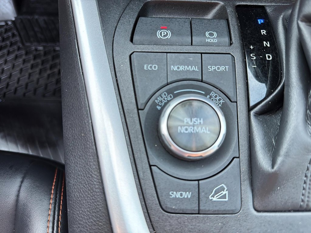 Toyota RAV4  2023 à Jonquière, Québec - 16 - w1024h768px