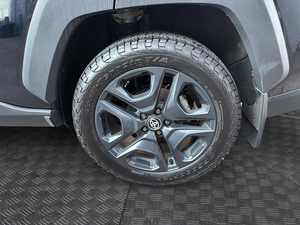 Toyota RAV4  2023 à Jonquière, Québec - 7 - w1024h768px