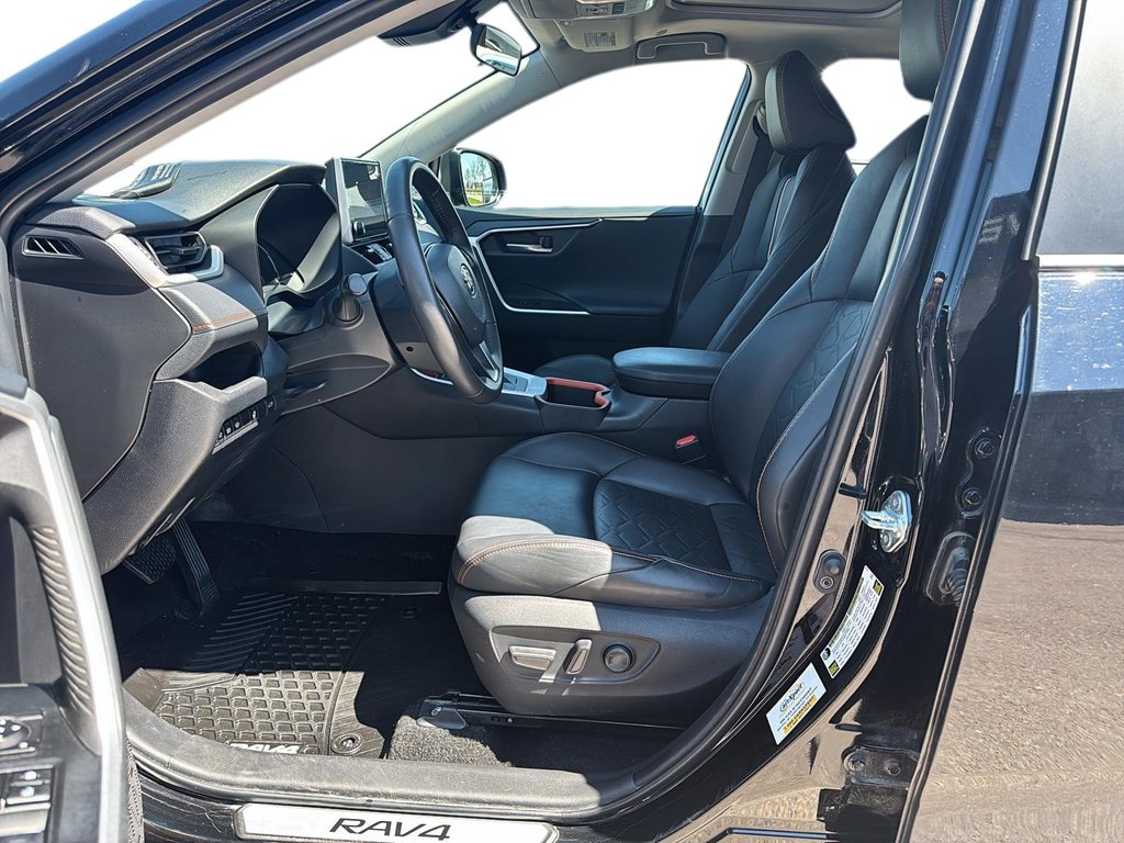 Toyota RAV4  2024 à Jonquière, Québec - 9 - w1024h768px