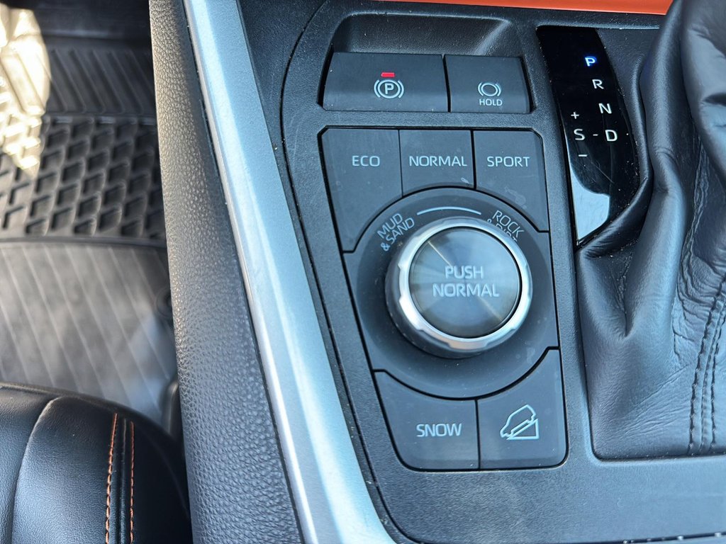 Toyota RAV4  2024 à Jonquière, Québec - 16 - w1024h768px